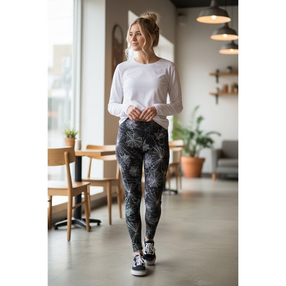 No Boundaries Women's Medium Black & White Spider Web Leggings